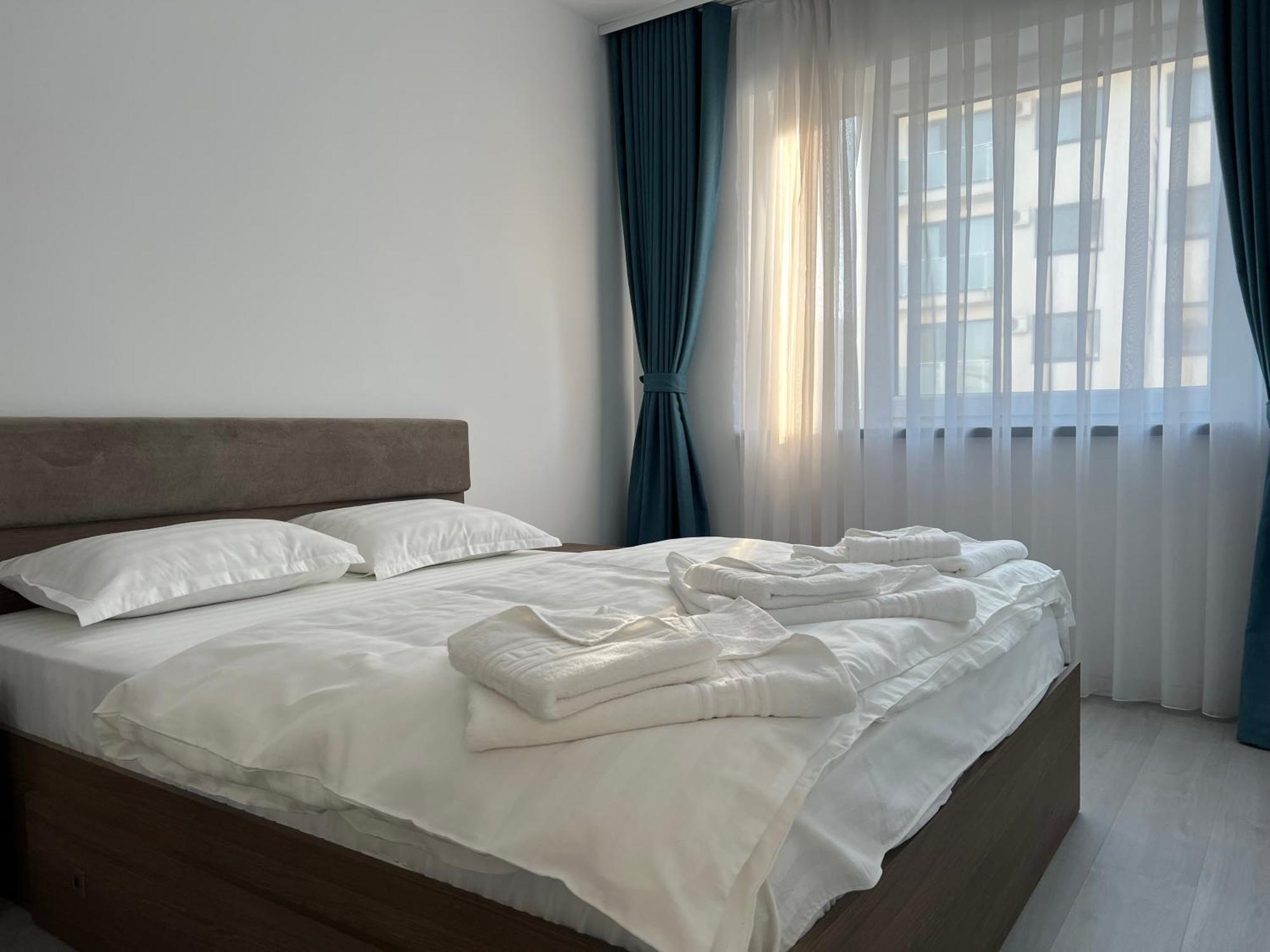 Royal Blue Property Oradea Exterior foto